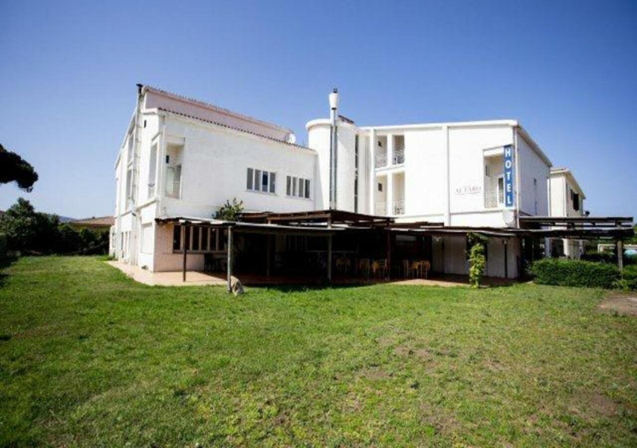 Hotel Al Faro San Teodoro  Exteriör bild