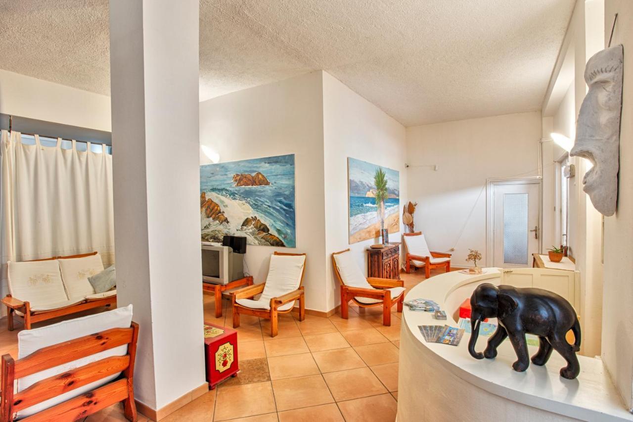 Hotel Al Faro San Teodoro  Exteriör bild